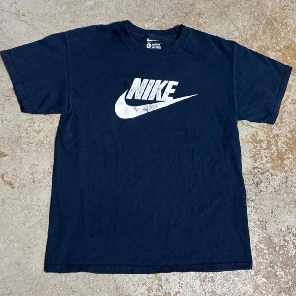 Nike logo t shirt size L